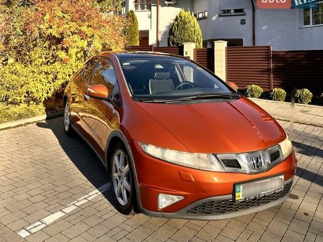 Оранжевый Хонда Цивик, объемом двигателя 1.8 л и пробегом 150 тыс. км за 7200 $, фото 1 на Automoto.ua