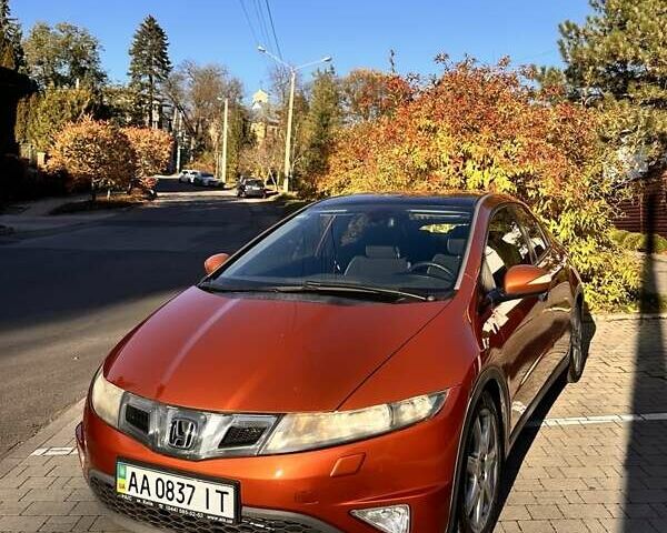 Оранжевый Хонда Цивик, объемом двигателя 1.8 л и пробегом 150 тыс. км за 7200 $, фото 4 на Automoto.ua