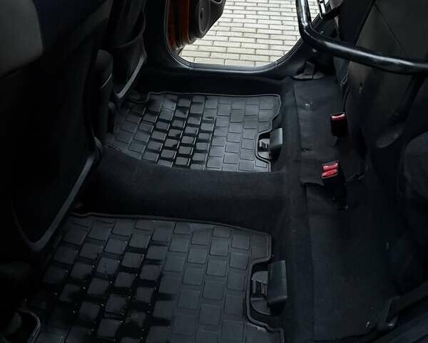 Оранжевый Хонда Цивик, объемом двигателя 1.8 л и пробегом 296 тыс. км за 5800 $, фото 61 на Automoto.ua