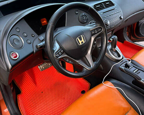 Оранжевый Хонда Цивик, объемом двигателя 1.8 л и пробегом 180 тыс. км за 7400 $, фото 6 на Automoto.ua