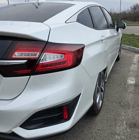 Белый Хонда Клерити, объемом двигателя 1.5 л и пробегом 167 тыс. км за 18100 $, фото 6 на Automoto.ua