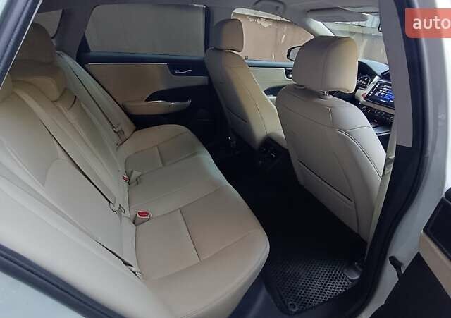 Білий Хонда Клериті, об'ємом двигуна 1.5 л та пробігом 110 тис. км за 20000 $, фото 16 на Automoto.ua