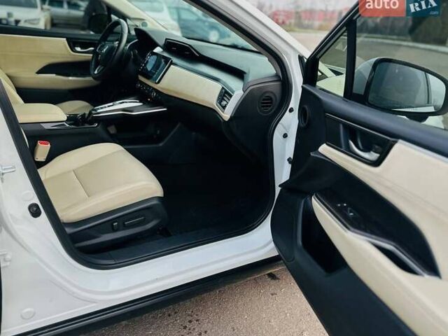 Белый Хонда Клерити, объемом двигателя 0 л и пробегом 204 тыс. км за 16200 $, фото 19 на Automoto.ua