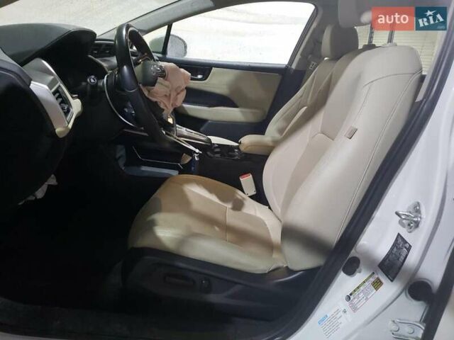 Белый Хонда Клерити, объемом двигателя 0 л и пробегом 93 тыс. км за 3000 $, фото 6 на Automoto.ua