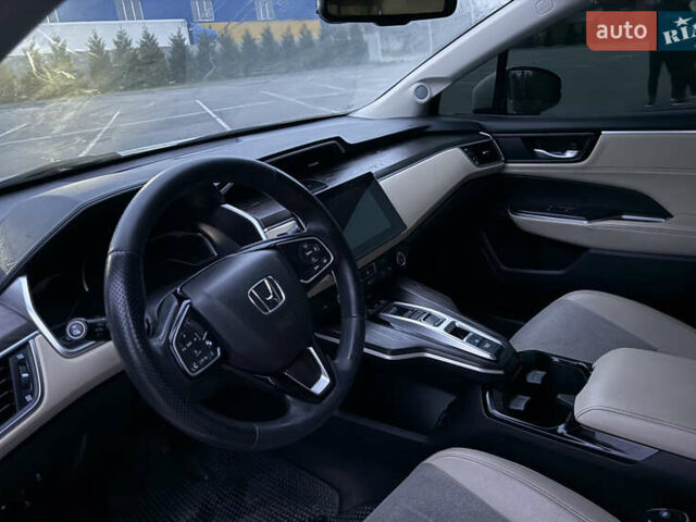 Белый Хонда Клерити, объемом двигателя 1.5 л и пробегом 141 тыс. км за 16900 $, фото 9 на Automoto.ua