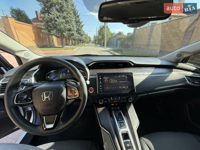 Белый Хонда Клерити, объемом двигателя 1.5 л и пробегом 77 тыс. км за 17499 $, фото 5 на Automoto.ua