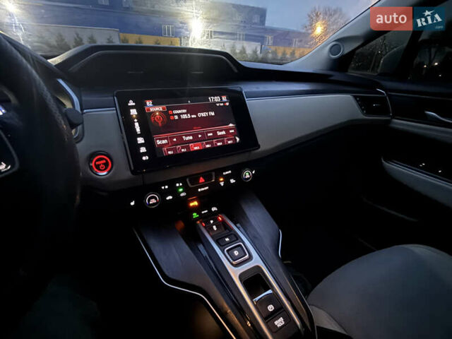 Белый Хонда Клерити, объемом двигателя 1.5 л и пробегом 141 тыс. км за 16900 $, фото 11 на Automoto.ua