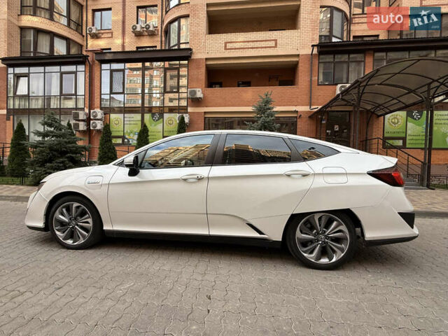 Белый Хонда Клерити, объемом двигателя 1.5 л и пробегом 92 тыс. км за 18200 $, фото 1 на Automoto.ua