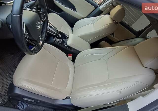Білий Хонда Клериті, об'ємом двигуна 1.5 л та пробігом 110 тис. км за 20000 $, фото 15 на Automoto.ua