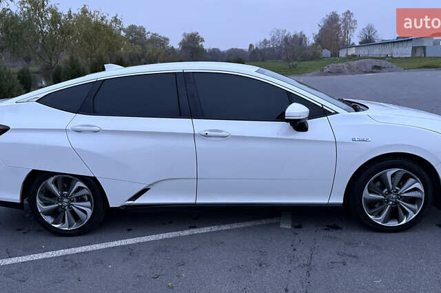 Белый Хонда Клерити, объемом двигателя 1.5 л и пробегом 141 тыс. км за 16900 $, фото 4 на Automoto.ua