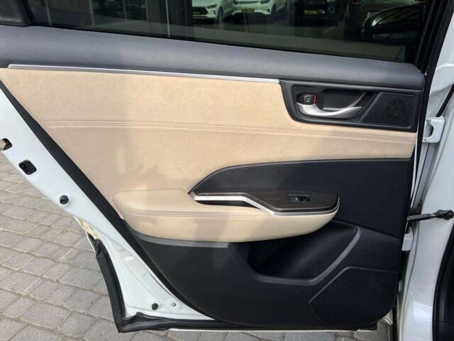 Белый Хонда Клерити, объемом двигателя 1.5 л и пробегом 122 тыс. км за 19400 $, фото 18 на Automoto.ua