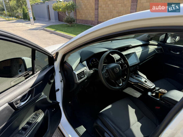 Белый Хонда Клерити, объемом двигателя 1.5 л и пробегом 77 тыс. км за 17499 $, фото 7 на Automoto.ua