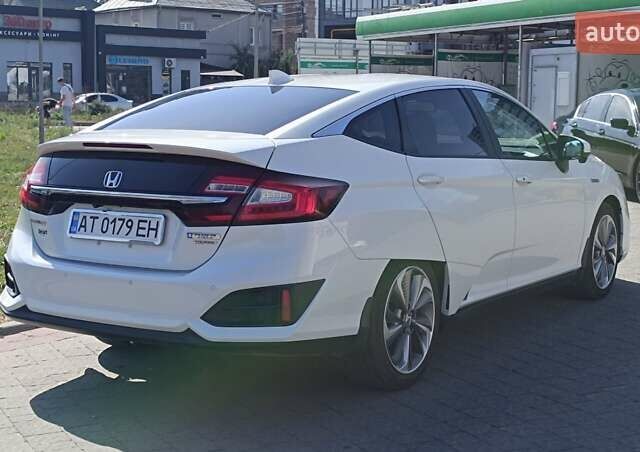 Білий Хонда Клериті, об'ємом двигуна 1.5 л та пробігом 110 тис. км за 20000 $, фото 7 на Automoto.ua