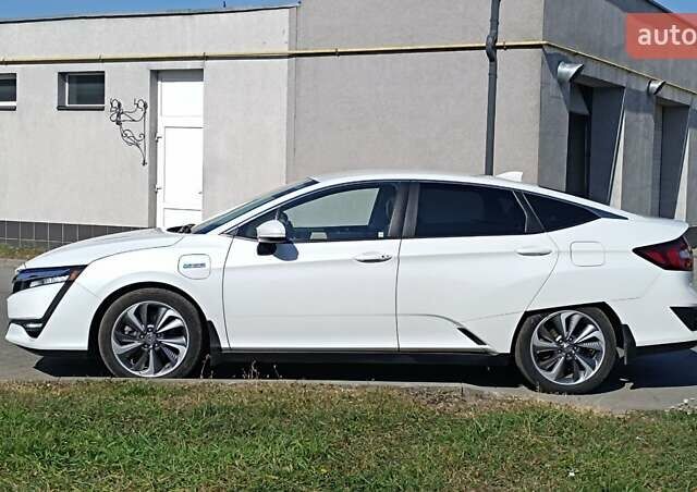 Білий Хонда Клериті, об'ємом двигуна 1.5 л та пробігом 110 тис. км за 20000 $, фото 4 на Automoto.ua