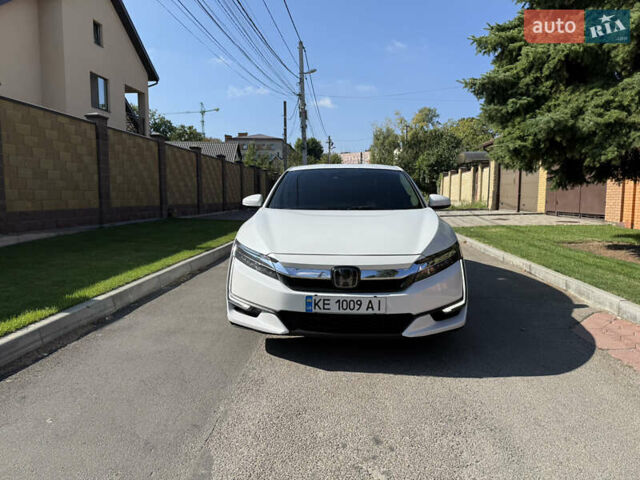Белый Хонда Клерити, объемом двигателя 1.5 л и пробегом 77 тыс. км за 17499 $, фото 1 на Automoto.ua