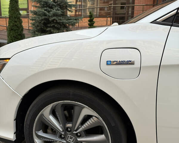 Белый Хонда Клерити, объемом двигателя 1.5 л и пробегом 92 тыс. км за 18200 $, фото 9 на Automoto.ua