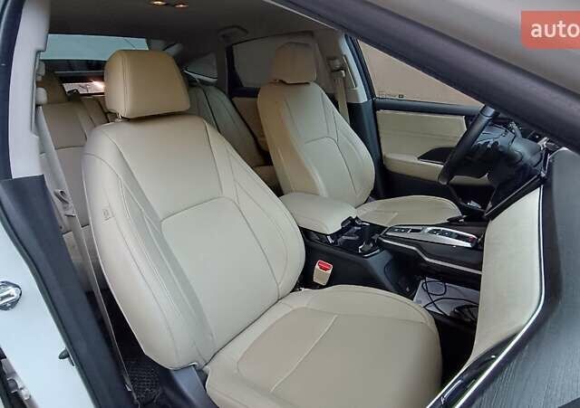 Білий Хонда Клериті, об'ємом двигуна 1.5 л та пробігом 110 тис. км за 20000 $, фото 18 на Automoto.ua