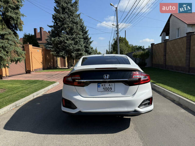 Белый Хонда Клерити, объемом двигателя 1.5 л и пробегом 77 тыс. км за 17499 $, фото 3 на Automoto.ua