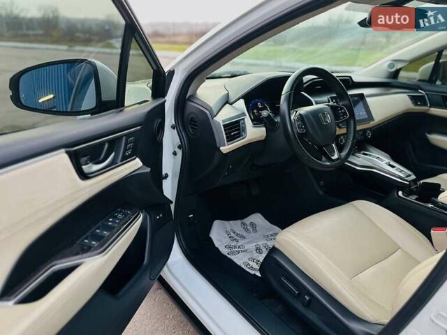 Белый Хонда Клерити, объемом двигателя 0 л и пробегом 204 тыс. км за 16200 $, фото 14 на Automoto.ua