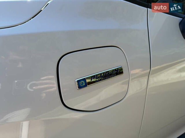 Белый Хонда Клерити, объемом двигателя 1.5 л и пробегом 77 тыс. км за 17499 $, фото 2 на Automoto.ua