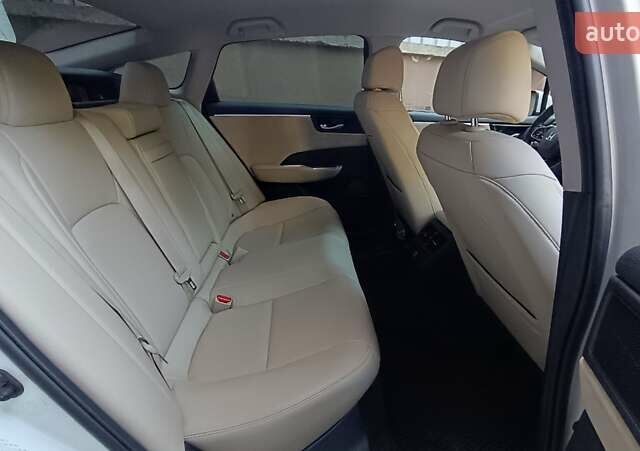 Білий Хонда Клериті, об'ємом двигуна 1.5 л та пробігом 110 тис. км за 20000 $, фото 20 на Automoto.ua