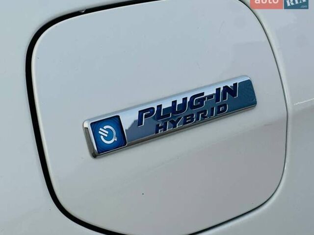 Белый Хонда Клерити, объемом двигателя 0 л и пробегом 204 тыс. км за 16200 $, фото 12 на Automoto.ua