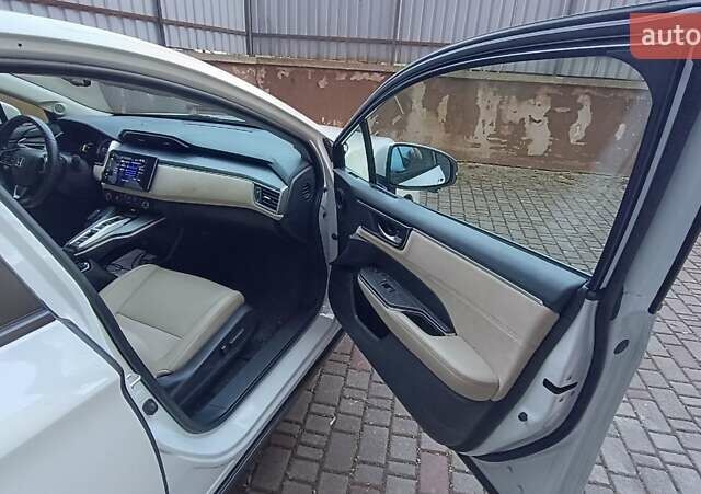 Білий Хонда Клериті, об'ємом двигуна 1.5 л та пробігом 110 тис. км за 20000 $, фото 14 на Automoto.ua