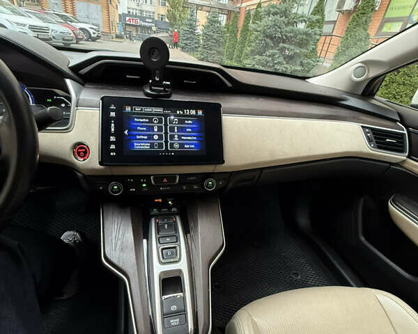 Белый Хонда Клерити, объемом двигателя 1.5 л и пробегом 92 тыс. км за 18200 $, фото 25 на Automoto.ua