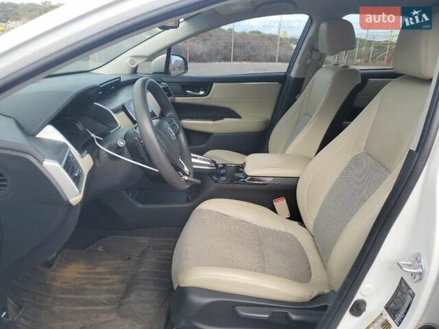 Белый Хонда Клерити, объемом двигателя 0 л и пробегом 136 тыс. км за 3000 $, фото 6 на Automoto.ua