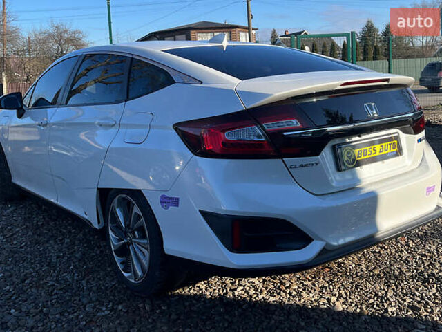 Білий Хонда Клериті, об'ємом двигуна 1.5 л та пробігом 81 тис. км за 20500 $, фото 4 на Automoto.ua