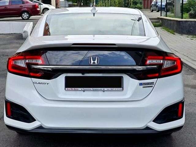 Белый Хонда Клерити, объемом двигателя 1.5 л и пробегом 72 тыс. км за 24700 $, фото 2 на Automoto.ua