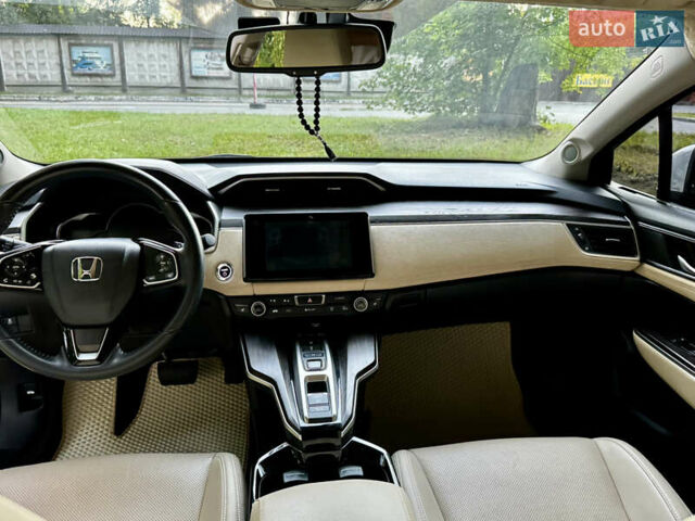 Белый Хонда Клерити, объемом двигателя 1.5 л и пробегом 91 тыс. км за 20700 $, фото 19 на Automoto.ua