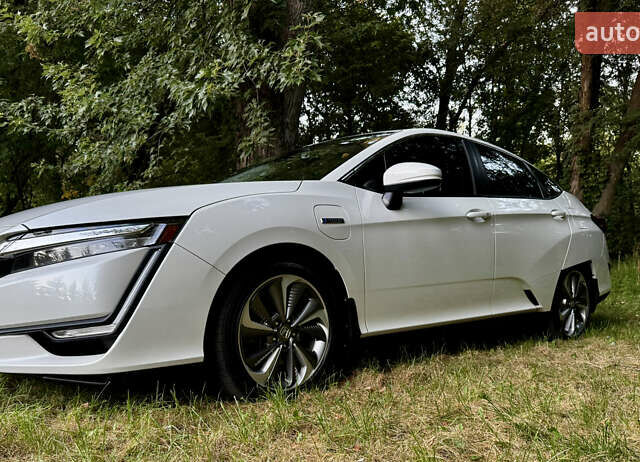 Белый Хонда Клерити, объемом двигателя 1.5 л и пробегом 91 тыс. км за 20700 $, фото 7 на Automoto.ua