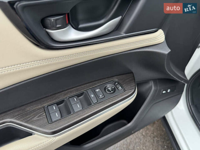 Белый Хонда Клерити, объемом двигателя 1.5 л и пробегом 47 тыс. км за 19600 $, фото 16 на Automoto.ua