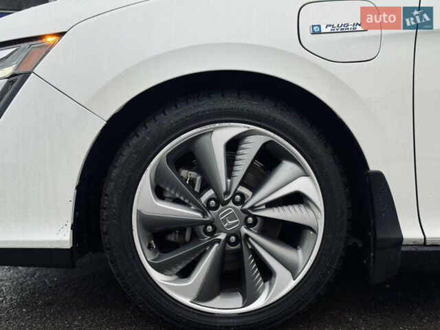 Белый Хонда Клерити, объемом двигателя 1.5 л и пробегом 47 тыс. км за 19600 $, фото 9 на Automoto.ua