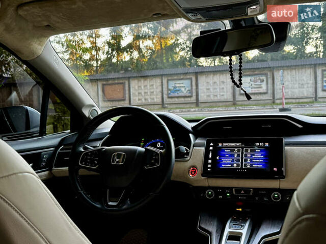 Белый Хонда Клерити, объемом двигателя 1.5 л и пробегом 91 тыс. км за 20700 $, фото 10 на Automoto.ua