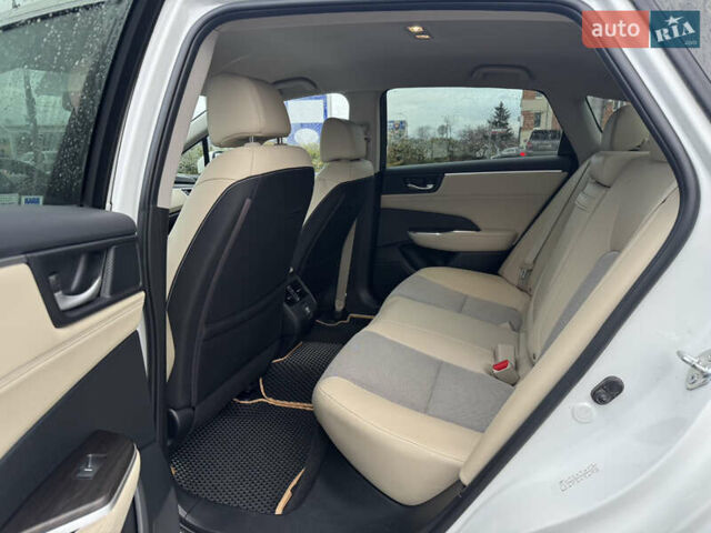 Белый Хонда Клерити, объемом двигателя 1.5 л и пробегом 47 тыс. км за 19600 $, фото 13 на Automoto.ua