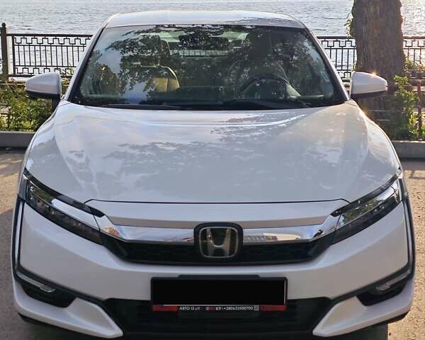 Белый Хонда Клерити, объемом двигателя 1.5 л и пробегом 72 тыс. км за 24700 $, фото 1 на Automoto.ua