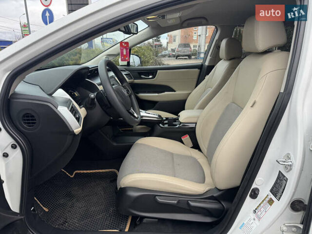 Белый Хонда Клерити, объемом двигателя 1.5 л и пробегом 47 тыс. км за 19600 $, фото 15 на Automoto.ua