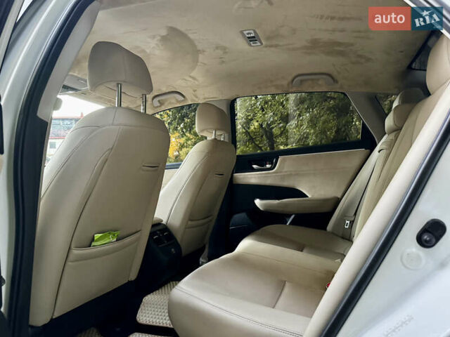 Белый Хонда Клерити, объемом двигателя 1.5 л и пробегом 91 тыс. км за 20700 $, фото 17 на Automoto.ua