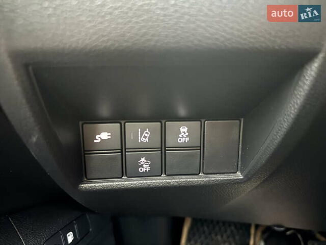 Белый Хонда Клерити, объемом двигателя 1.5 л и пробегом 47 тыс. км за 19600 $, фото 22 на Automoto.ua