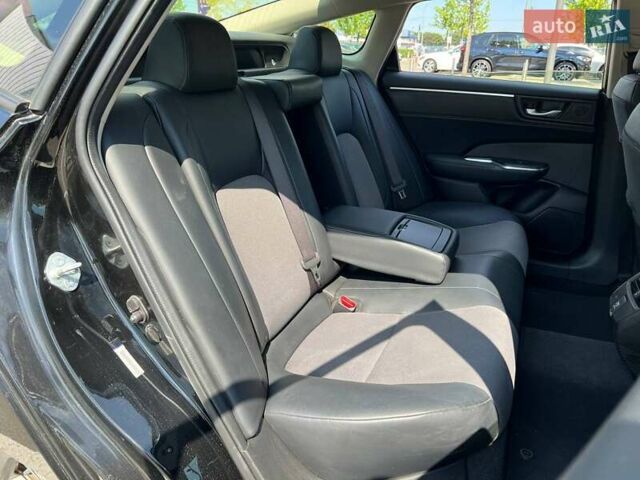 Черный Хонда Клерити, объемом двигателя 1.5 л и пробегом 270 тыс. км за 13990 $, фото 10 на Automoto.ua