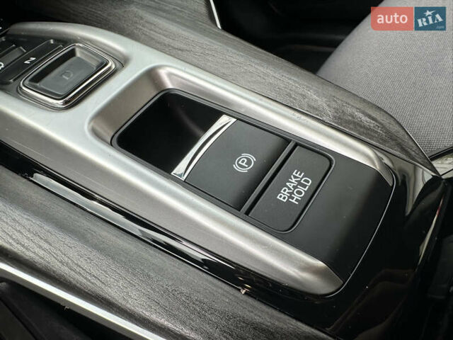 Чорний Хонда Клериті, об'ємом двигуна 1.5 л та пробігом 120 тис. км за 19299 $, фото 19 на Automoto.ua