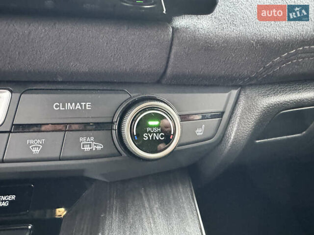 Чорний Хонда Клериті, об'ємом двигуна 1.5 л та пробігом 163 тис. км за 18777 $, фото 61 на Automoto.ua