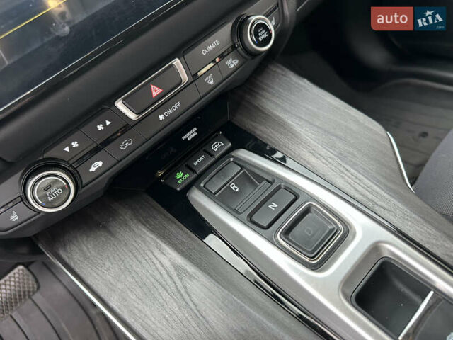 Чорний Хонда Клериті, об'ємом двигуна 1.5 л та пробігом 120 тис. км за 19299 $, фото 15 на Automoto.ua