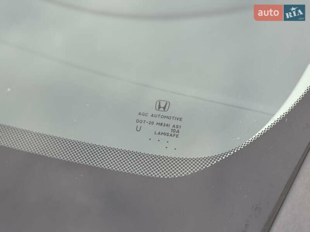 Черный Хонда Клерити, объемом двигателя 1.5 л и пробегом 163 тыс. км за 18900 $, фото 7 на Automoto.ua