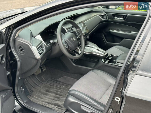 Чорний Хонда Клериті, об'ємом двигуна 1.5 л та пробігом 120 тис. км за 19299 $, фото 11 на Automoto.ua