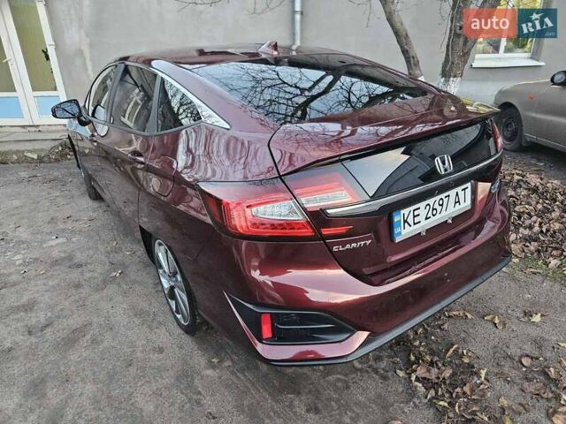Красный Хонда Клерити, объемом двигателя 1.5 л и пробегом 120 тыс. км за 18800 $, фото 1 на Automoto.ua