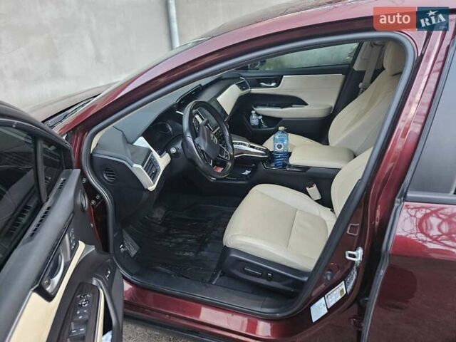 Красный Хонда Клерити, объемом двигателя 1.5 л и пробегом 120 тыс. км за 18800 $, фото 4 на Automoto.ua