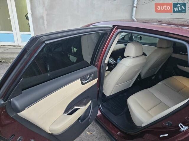 Красный Хонда Клерити, объемом двигателя 1.5 л и пробегом 120 тыс. км за 18800 $, фото 5 на Automoto.ua